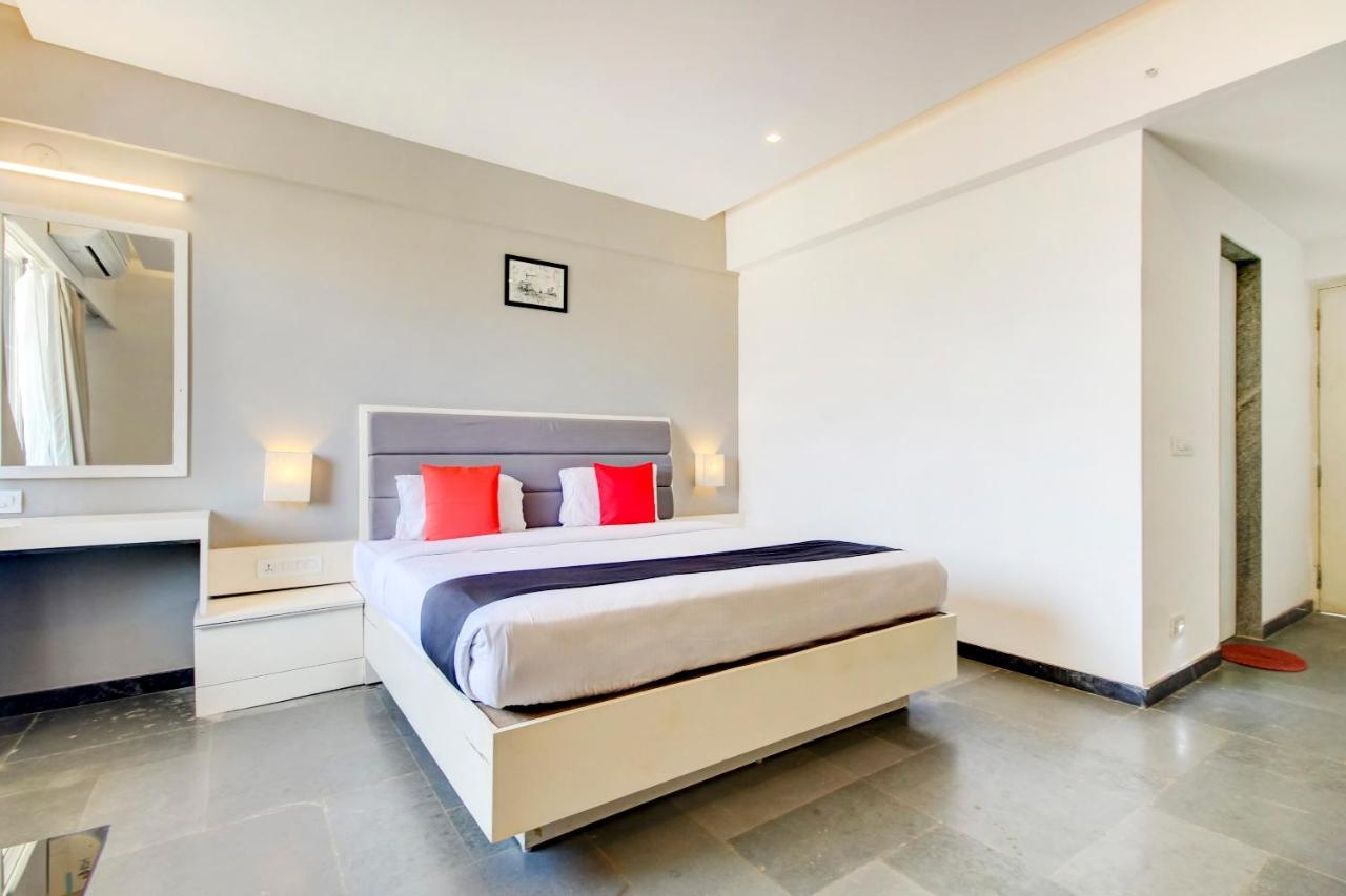 Capital O 77219 Hotel Dwarwata Dharwad Exterior photo